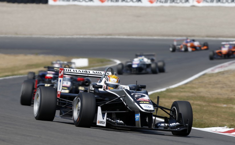 F3 FIA - Zandvoort : Charles sauve les meubles